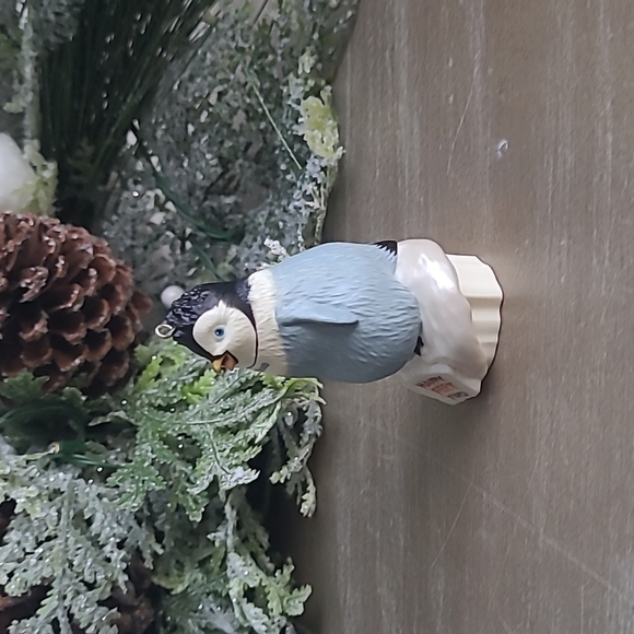 Hallmark Keepsake Ornament 2012 Happy Feet 2 Erik Finds His Groove Penguin - Picture 5 of 7